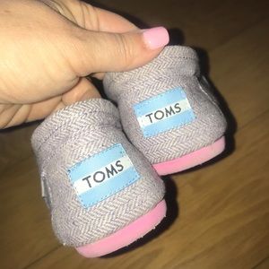 Women’s size 7 TOMS spring lilac and pink soles!